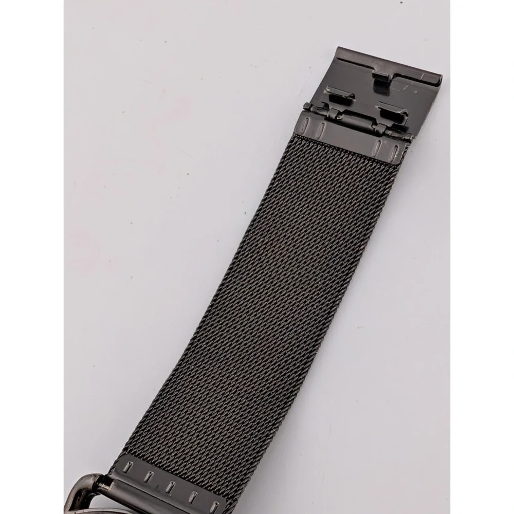 Men's Quartz Watch 42mm Case Black Mesh Metal Band- New Battery